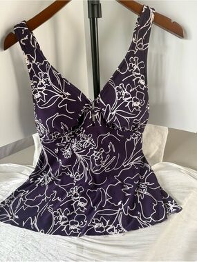Floral Printed Tankini Top in Purple and White